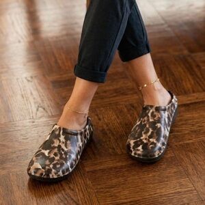 TOTES Everywhere Animal Print, Women’s Size size 7, Brown